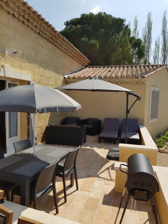 Le Mas Saint Jean Mézoargues Exteriér fotografie