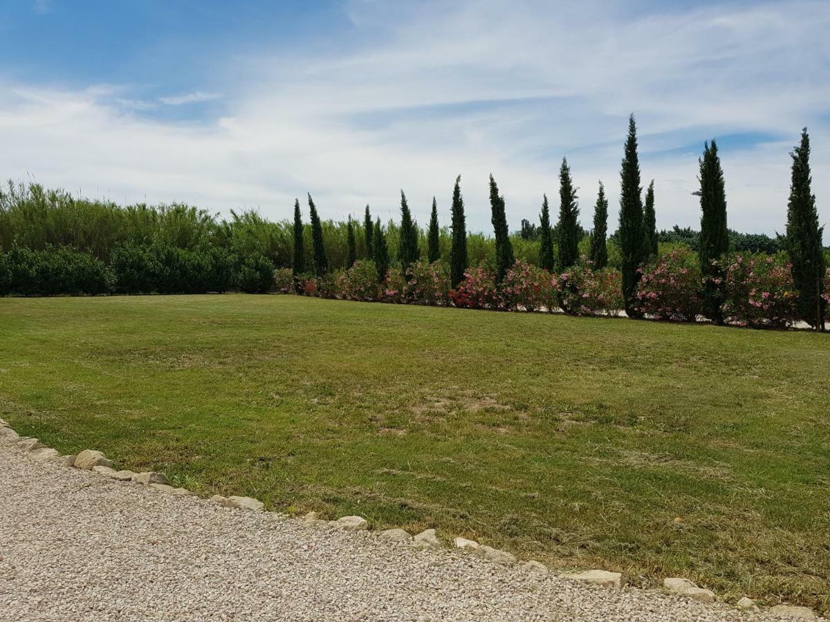 Le Mas Saint Jean Mézoargues Exteriér fotografie